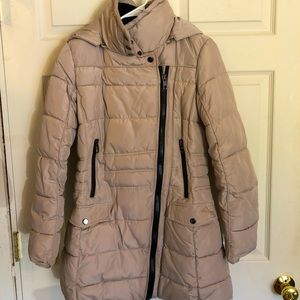 Steve Madden Winter Coat. Beautiful and warm! Barely worn! Size medium.